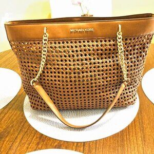 👜✨ Michael Kors Kinsley Woven Summer Tote ✨